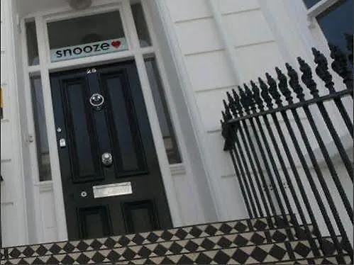 Snooze Bed & Breakfast Brighton 4*,